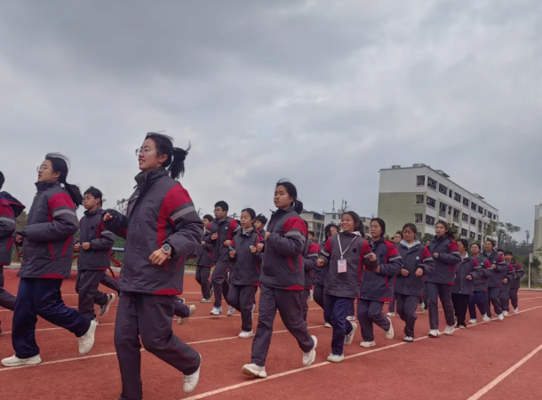 提高选用的灵活性和适配性真真实正让教辅服务于学生减轻家长负担 提高选用的灵活性和适配性真真实正让教辅服务于学生减轻家长负担