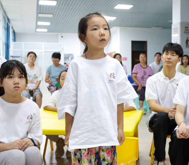 巨大内卷压力的学生而言孩子们的童真则是最宝贵的“解压阀”